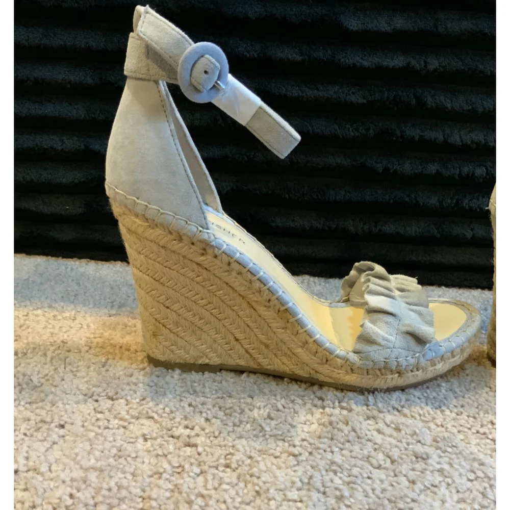 Women's Marc Fisher Light Blue Beige Espadrille Wedge‎ Sandals 7.5 Ruffled Strap